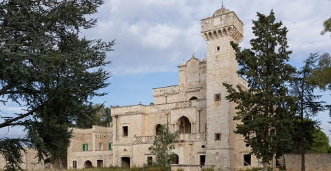 Casamassima, la grandiosa Universit� Islamica � in vendita. Il prezzo: 5 milioni e mezzo di euro